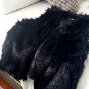 DIVIDED H&M faux fur black vest